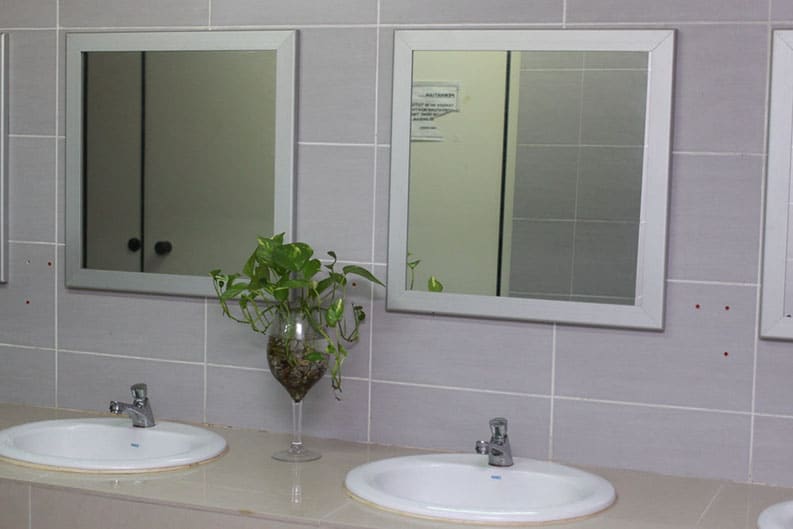 bathroom-wall-mirror